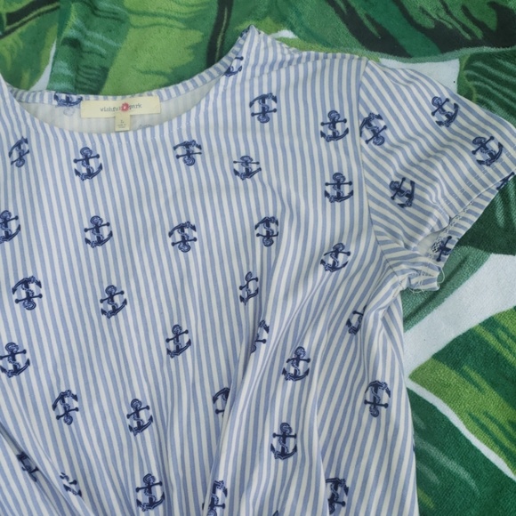 5/$25🌻Wishful Park Top - Picture 2 of 3